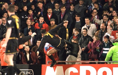 Lăng mạ sao MU, CĐV trả giá bằng cả cuộc đời