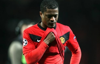 Huyền thoại MU sống trong sợ hãi vì bị CĐV Liverpool dọa lấy mạng