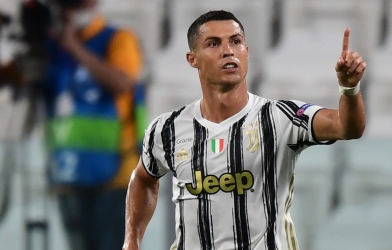 Ronaldo được vinh danh là cầu thủ xuất sắc nhất thập kỷ