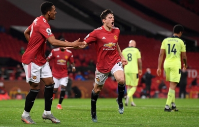 MU thiết lập khoảng cách 9 điểm với Liverpool