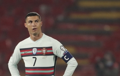 Trọng tài xin lỗi Ronaldo, thừa nhận sai lầm