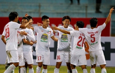 HLV HAGL tính dùng ‘quân bài tủ’ khi Công Phượng thất thế