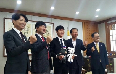 Tin HOT chiều 23/2: Xuân Trường được bổ nhiệm làm đại sứ