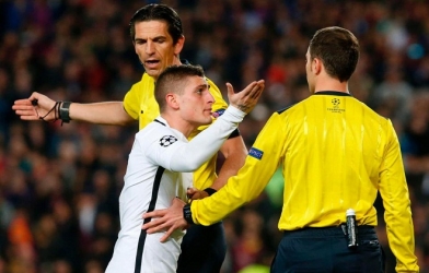 Cựu còi vàng Việt Nam lên tiếng về quả penalty của Barca