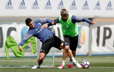 Chuyển nhượng 21/5: Thêm bằng chứng James sắp đến M.U