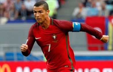 Phản đối cáo buộc trốn thuế, Ronaldo bỏ họp báo sau trận 