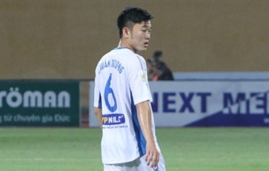 Xuan Truong takes back his No.6 shirt at Hoang Anh Gia Lai