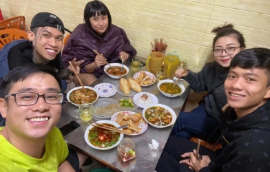 Đám cưới Công Phượng đón 2 ngôi sao đình đám showbiz Việt