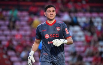 Sếp Muangthong lên tiếng về tương lai của Văn Lâm