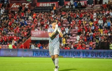 Muangthong ra 'tối hậu thư' cho Văn Lâm