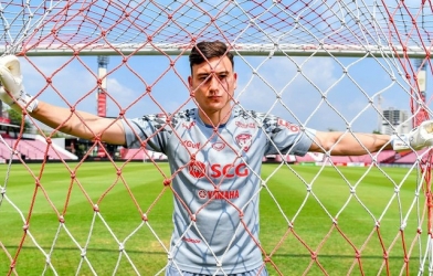 Muangthong Utd chính thức kiện Đặng Văn Lâm lên FIFA