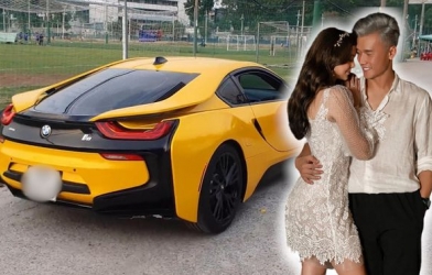 Bùi Tiến Dũng tình tứ cùng bạn gái trên siêu xe 8 tỷ