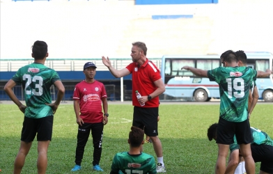 HLV Mano Polking đặt niềm tin vào 'bom tấn' 8 tỷ đồng