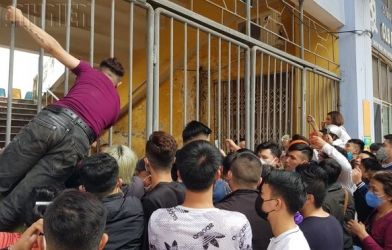 Sốt vé xem Hải Phòng - Hà Nội tại sân Lạch Tray