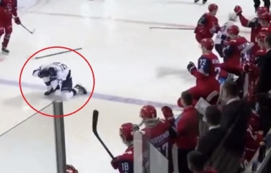 VIDEO: Hy hữu - Sao trẻ 19 tuổi qua đời do bị bóng đập trúng đầu