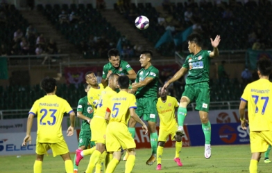 VIDEO: Cười ra nước mắt với pha phản lưới nhà của cầu thủ Sài Gòn FC