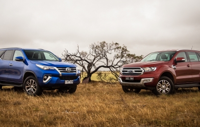 So sánh Ford Everest và Toyota Fortuner 2021: Kỳ phùng địch thủ