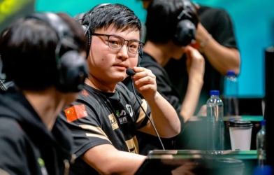 Uzi đã không thể chịu đựng được cộng đồng game thủ của người Hàn