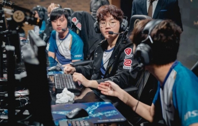 LMHT: Chính thức đội hình của Flash Wolves tan rã