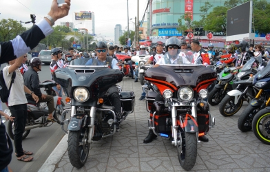 Mua xe phân khối lớn tại Việt Nam và những loại giấy tờ cần biết