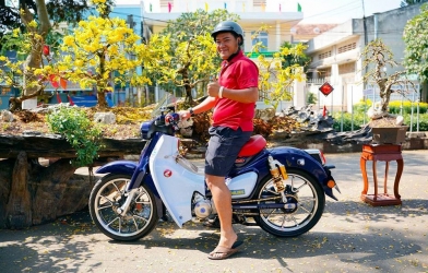 Honda Super Cub độ “khủng” giá 300 triệu khiến dân mạng ngả mũ