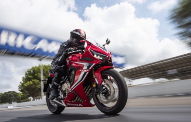 Hàng loạt mô tô Honda phân khối lớn đổ bộ Việt Nam