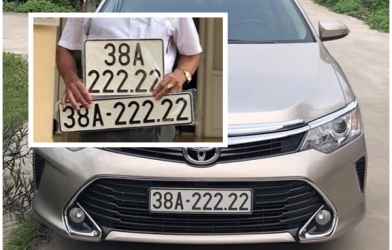 Mua Toyota Camry bốc được biển 'ngũ quý 2', bán lại giá gấp đôi