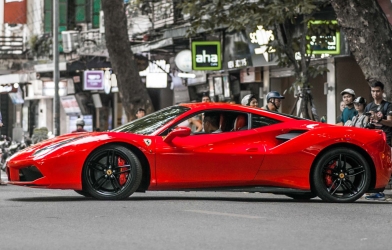 Ferrari 488 GTB của Tuấn Hưng giờ ra sao sau 1 năm gặp tai nạn?