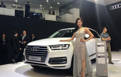 Xe & người đẹp: Ngắm dàn 'chân dài' tại Vietnam Motor Show 2019