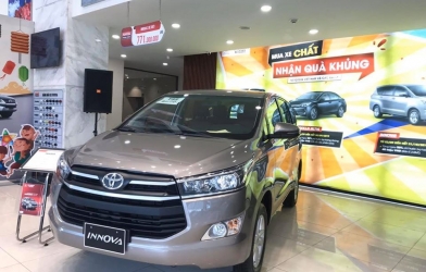 Giá xe Toyota Innova giảm 75 triệu đồng, quyết đầu Xpander
