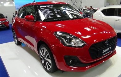 Giá xe Suzuki Swift giảm 60 triệu đồng, tạo sức ép với VinFast Fadil