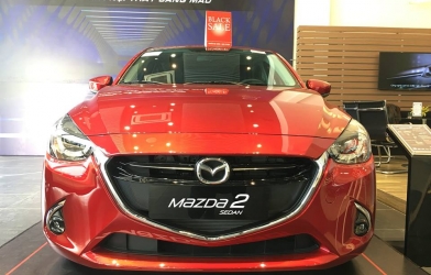 Giá xe Mazda 2 giảm kịch sàn xuống dưới 500 triệu đồng