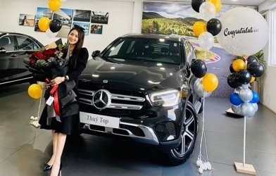 Thủy Top tậu xế hộp Mercedes-Benz hơn 2 tỷ đồng