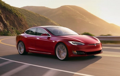 Top 10 chiếc ô tô sedan chạy nhanh nhất thế giới