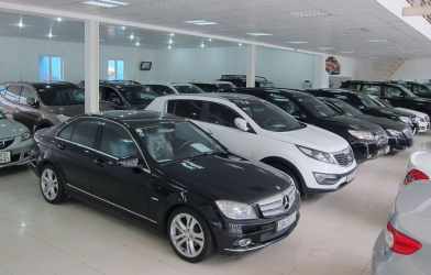 Thị trường ô tô cũ chờ 'giải cứu', giá xe giảm hàng trăm triệu đồng 