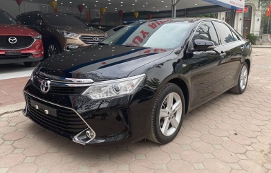 Có nên mua Toyota Camry 2017 giá hơn 900 triệu đồng?