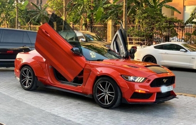 Giật mình xe thể thao Ford Mustang được rao bán chỉ hơn 1 tỷ đồng