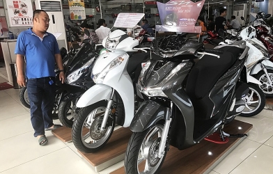 Xe máy Honda đồng loạt giảm giá mạnh