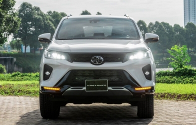 Chi tiết Toyota Fortuner Legender 2021 vừa ra mắt tại Việt Nam