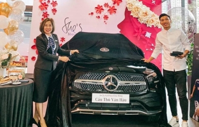 Đoàn Văn Hậu tậu Mercedes-Benz GLC 300 giá 2,4 tỷ đồng