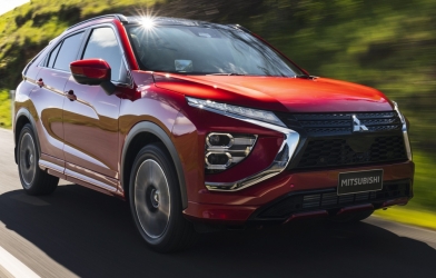 Mitsubishi Eclipse Cross 2021 vừa ra mắt có gì đấu Kia Seltos