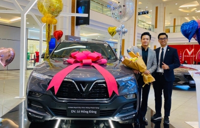 Diễn viên Hồng Đăng tậu VinFast Lux SA2.0
