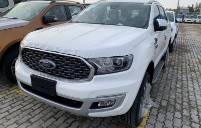 Ford Everest 2021 giảm giá gần 100 triệu đồng, đấu Toyota Fortuner