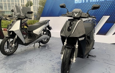 VinFast ra mắt xe máy điện Theon, tham vọng soán ngôi Honda SH