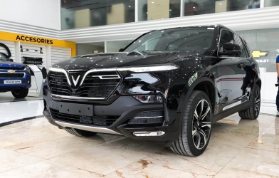 Khách Việt đổ xô đi mua xe VinFast để hưởng 100% lệ phí trước bạ