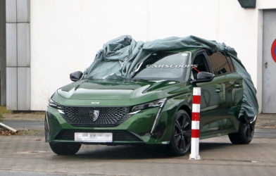 Hatchback hạng C cực ấn tượng xuất hiện cạnh tranh Cerato, Mazda 3