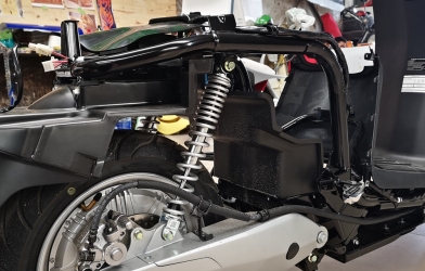 Bất ngờ khi 'bổ máy' xe máy điện VinFast Klara