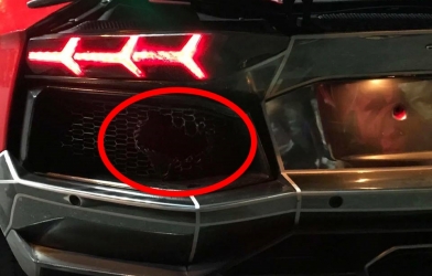 Xuống phố mừng chiến thắng của ĐTVN, siêu xe Lamborghini bốc cháy giữa Đà Nẵng