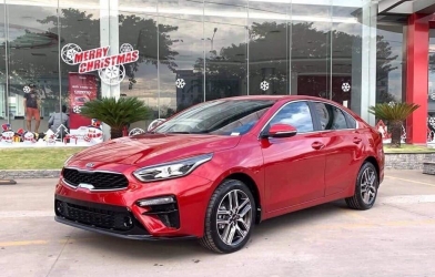 Về đại lý, giá xe KIA Cerato tăng 40 triệu và cắt giảm nhiều trang bị