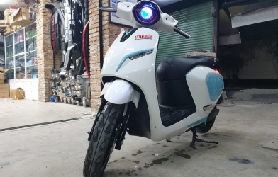 Xe máy điện VinFast Klara độ ấn tượng tại Sài Gòn